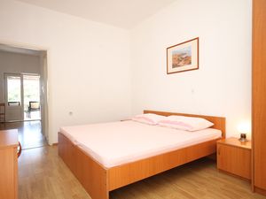 18790181-Ferienwohnung-5-Lastovo-300x225-5