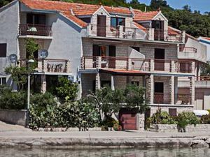 24058174-Ferienwohnung-3-Lastovo-300x225-4