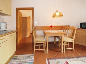 23292077-Ferienwohnung-4-Latsch-300x225-4