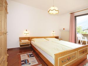 23292077-Ferienwohnung-4-Latsch-300x225-5