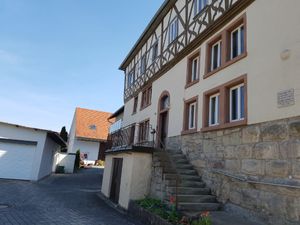 Eingangsbereich und Hof „beim Schloß Michel„