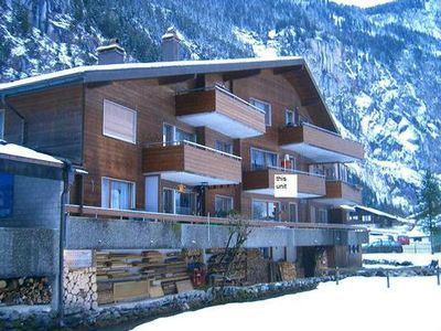 Balkon mit Blick auf den Staubbach Wasserfall