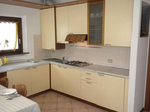 23774709-Ferienwohnung-5-Lazise-300x225-2