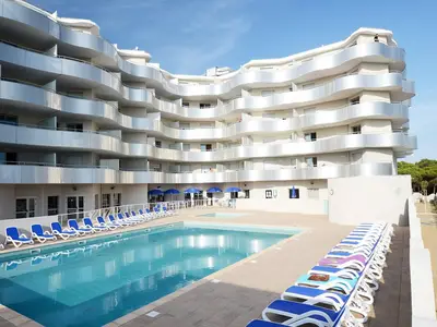 PoolOfHouse