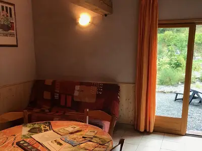 UG einer der beiden aneinander liegenden Ferienwohnungen mit Blick auf den Fluss
