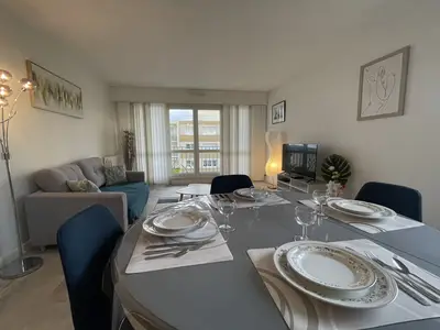 DiningRoom