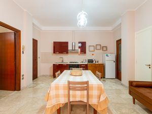 23765136-Ferienwohnung-6-Lecce-300x225-1