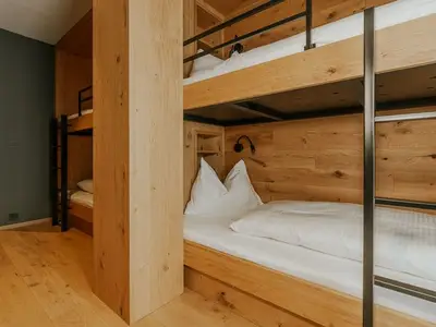 Ferienwohnung für 9 Personen (106 m²) in Lech am Arlberg 10/10