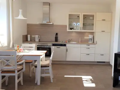 Küche mit Sitzgelegenheit