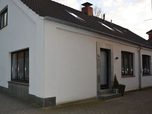 24027919-Ferienwohnung-2-Leer-300x225-2