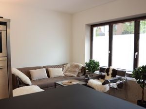 24027919-Ferienwohnung-2-Leer-300x225-1