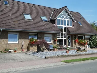 Ferienwohnung für 8 Personen (100 m²) in Leer 1/10