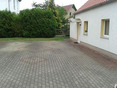 Parkplatz vor dem Haus