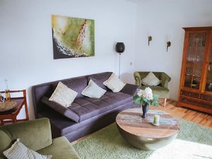 22162275-Ferienwohnung-2-Leiwen-300x225-3