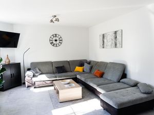 24050007-Ferienwohnung-4-Leiwen-300x225-1