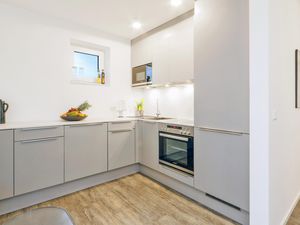 23739695-Ferienwohnung-8-Lembruch-300x225-3