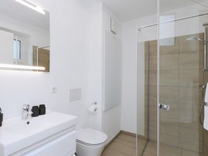 23742126-Ferienwohnung-4-Lembruch-300x225-5