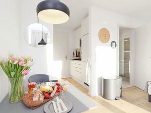 23742169-Ferienwohnung-2-Lembruch-300x225-4