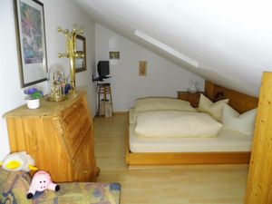 21874187-Ferienwohnung-6-Lenggries-300x225-5