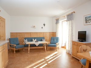 22336395-Ferienwohnung-6-Lenggries-300x225-5