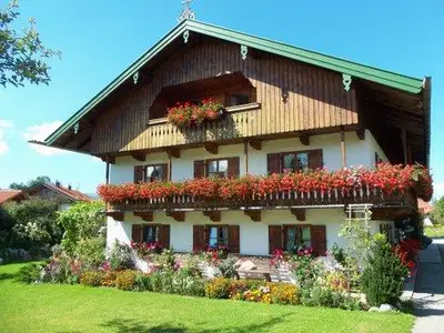 Bauernhaus, im 1 Stock ist die Wohnung Gartenblic