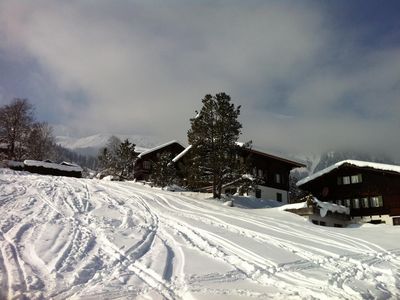 Schlittelpiste vor dem Haus