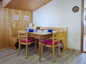 23836918-Ferienwohnung-4-Lenk im Simmental-300x225-2