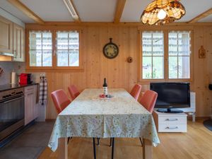 23838559-Ferienwohnung-4-Lenk im Simmental-300x225-3