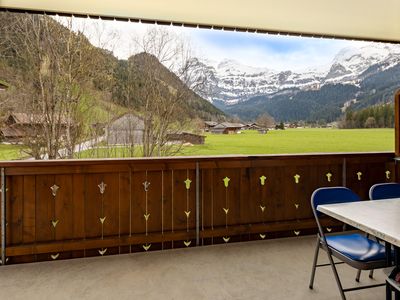 Aussicht vom Balkon im Frühling