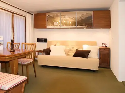 Wohnzimmer mit Sofa