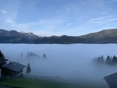 unten grau, oben blau