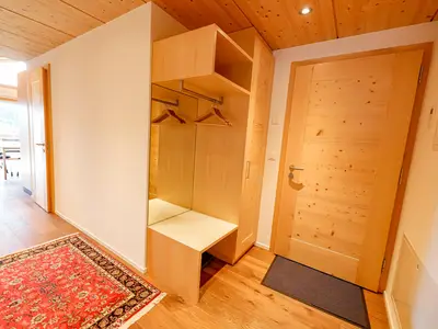 Eingang mit Garderobe