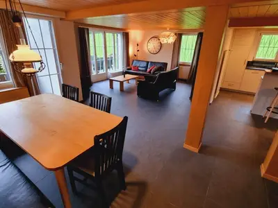 Ferienwohnung für 6 Personen (130 m²) in Lenk im Simmental 2/10