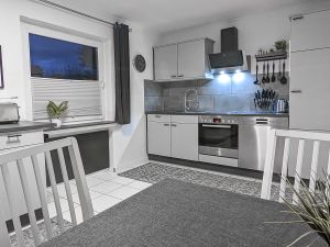 23513399-Ferienwohnung-3-Lennestadt-300x225-5