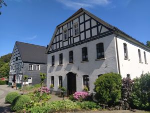 23675263-Ferienwohnung-3-Lennestadt-300x225-0