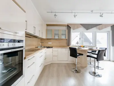 KITCHEN, INSIDE