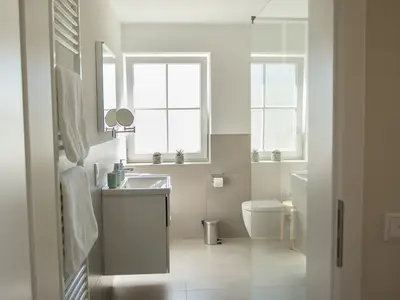 INSIDE, BATHROOM