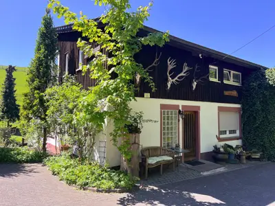 Außenseite Ferienhaus [Sommer]