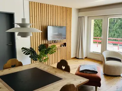 Wohnzimmer und Balkon Zutritt