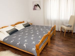 23492308-Ferienwohnung-4-Lenzerheide/Lai-300x225-1