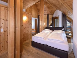 23856923-Ferienwohnung-4-Lenzerheide/Lai-300x225-1