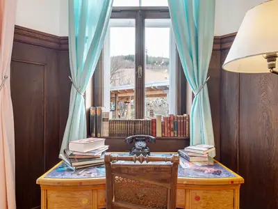 Photo, INSIDE, OUTSIDE