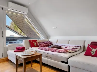 Photo, INSIDE, OUTSIDE