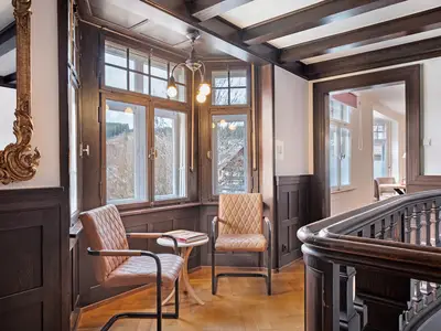 Photo, INSIDE, OUTSIDE