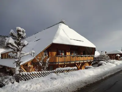 Hausansicht Winter Trenschelweg