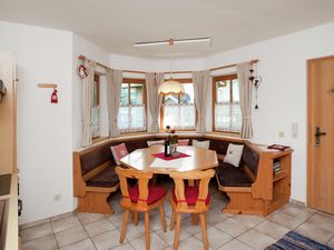 19336373-Ferienwohnung-5-Leogang-300x225-1