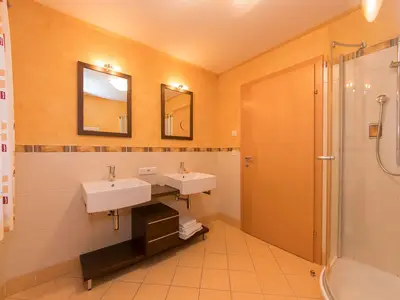 ferienwohnung-leogang-1 Doppelwaschbecken