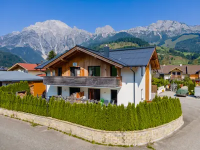 Außenseite Ferienhaus [Sommer]