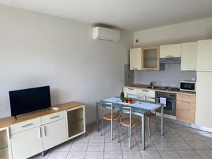 24053671-Ferienwohnung-4-Lerici-300x225-5