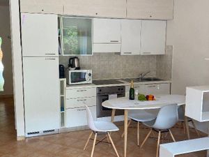 24053670-Ferienwohnung-4-Lerici-300x225-4